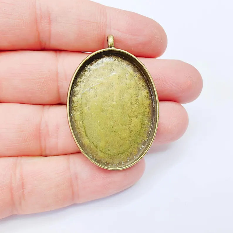 Oval Pendant Blanks, Resin Bezel Bases, Mosaic Mountings, Dry flower Frame, Polymer Clay base, Antique Bronze Plated (40x30 mm) G38054