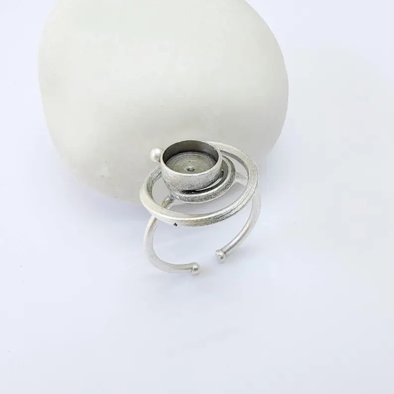 Swirl Adjustable Ring Blank 8mm Cabochon Setting, Silver Plated Plated Brass Circle Base, G38056