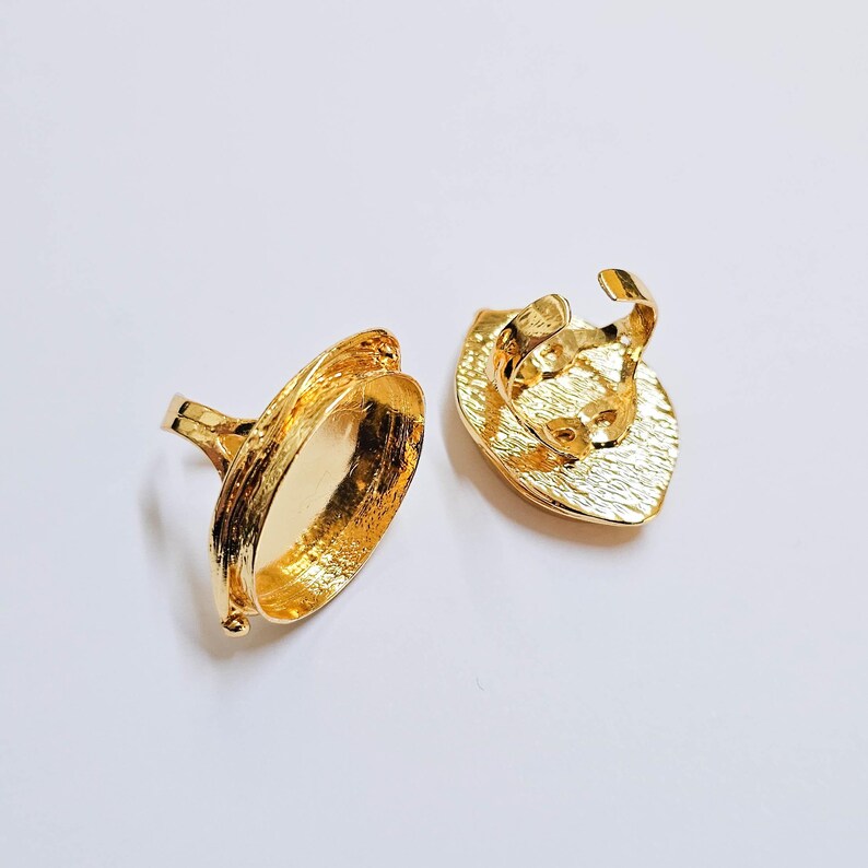Ring Bezel Base, Oval Setting 30x22mm, 24K Gold Color Adjustable Statement Ring, G37986