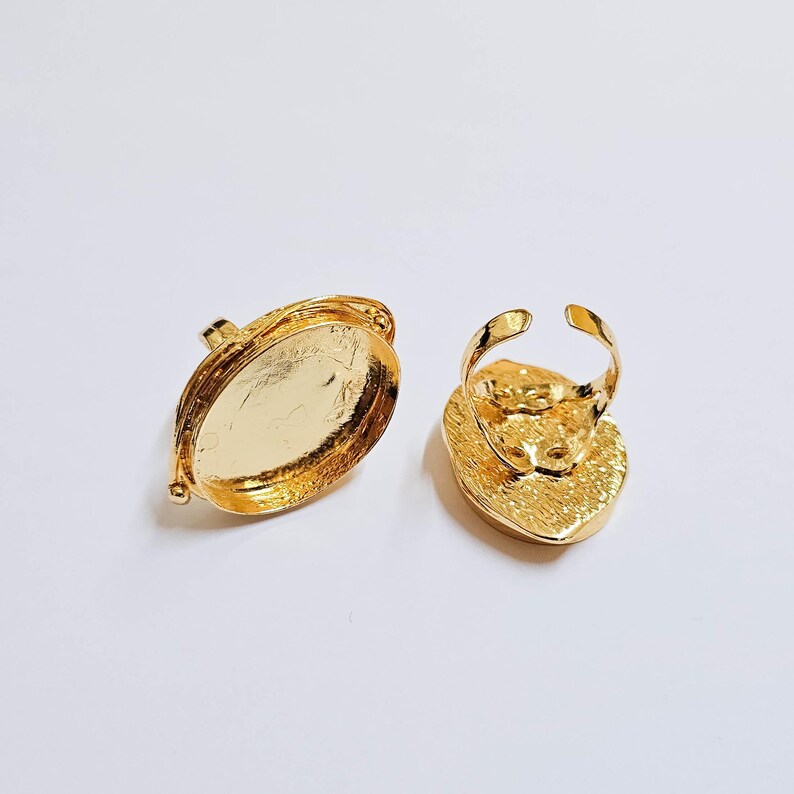 Ring Bezel Base, Oval Setting 30x22mm, 24K Gold Color Adjustable Statement Ring, G37986