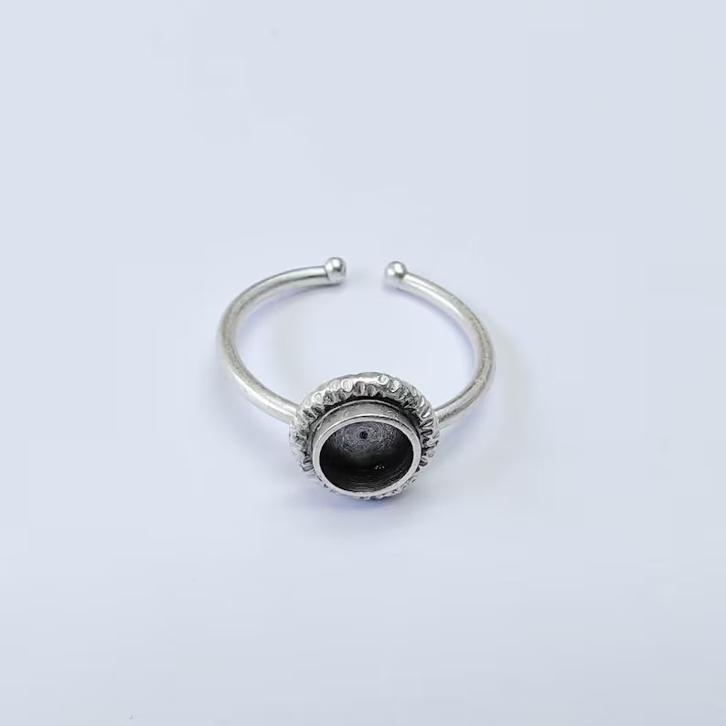 Adjustable Ring Blank 6mm Bezel Setting, Antique Silver Plated Brass Ring Base, G37991