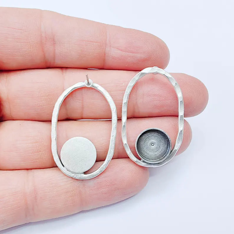 Hammered Oval Earring Blank, 12mm Bezel Setting, Antique Silver Plated Brass, G37997