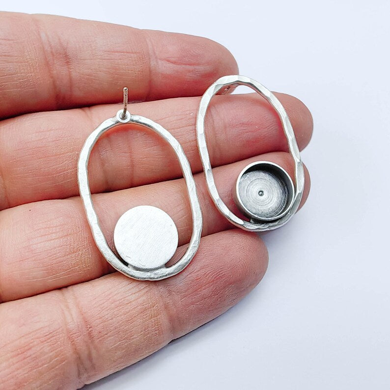 Hammered Oval Earring Blank, 12mm Bezel Setting, Antique Silver Plated Brass, G37997