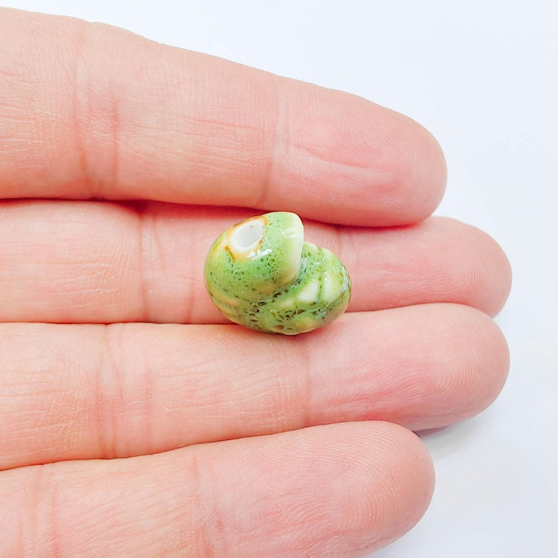 Green Porcelain Nautilus Beads, Ceramic Shell Bead, Summer Sea Bead, Ocean Jewelry Supply, Beach Theme Beads, Ammonite Beads 20x16mm G38001