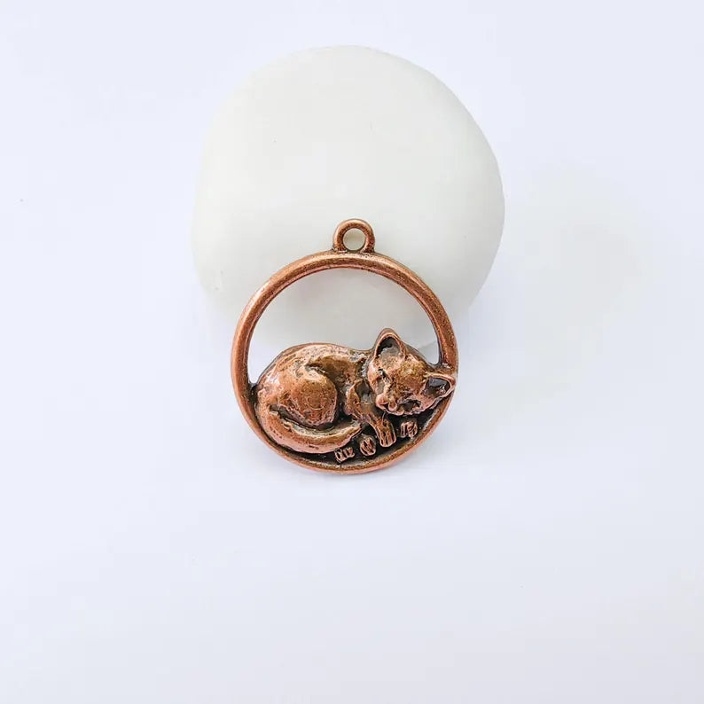 Sleeping Cat Charms, Resting Kitty Pendant, Cute Animal Earring Jewelry Supply, Cat Lover Gift, Antique Copper Plated Zamac 33x29mm G38010