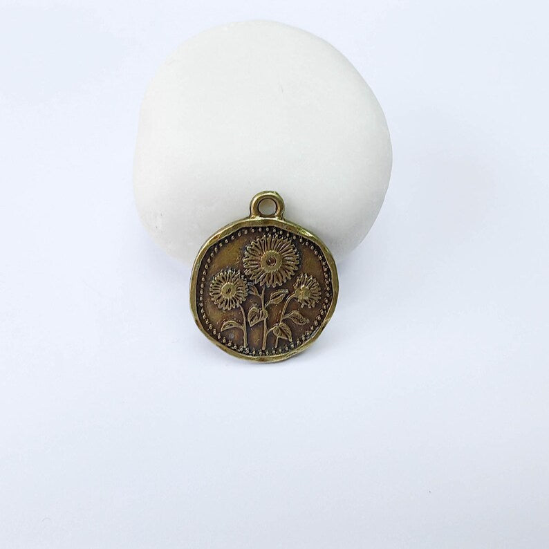 Sunflower Charm Pendant, Double Sided Botanical Floral Design, 28x24mm, Antique Bronze Plated G38020