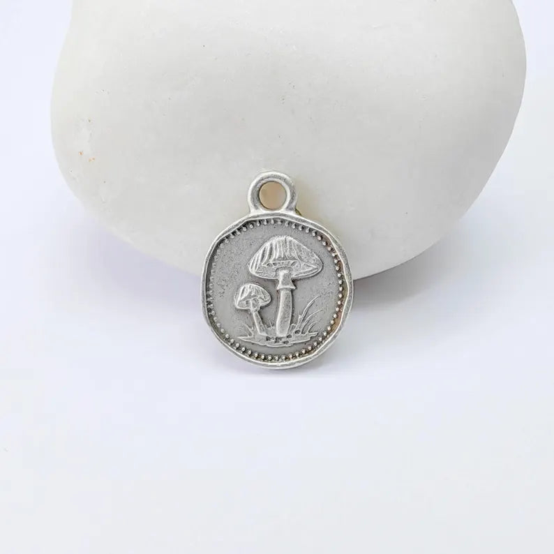 4 Pcs Mushroom Round Charm Pendant, Double Sided Woodland Design, Antique Silver Plated, 16x13mm, G38025