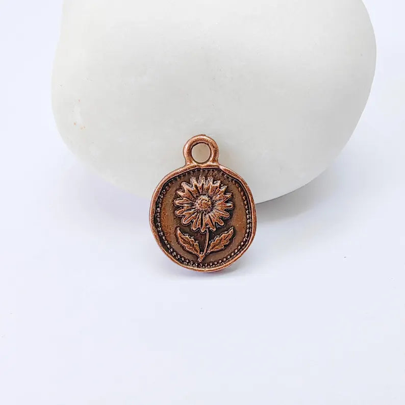 2 Daisy Round Charm Pendant, Double Sided Botanical Design, Antique Copper Plated, 16x13mm, G38028