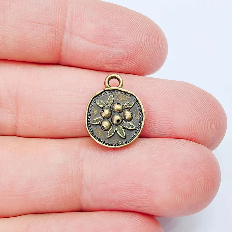 2 Berry Branch Charm, Blueberry Pendant, Double Sided Botanical Design, 16x13mm, Antique Bronze Plated G38034