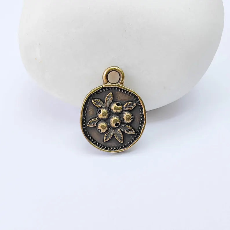 2 Berry Branch Charm, Blueberry Pendant, Double Sided Botanical Design, 16x13mm, Antique Bronze Plated G38034