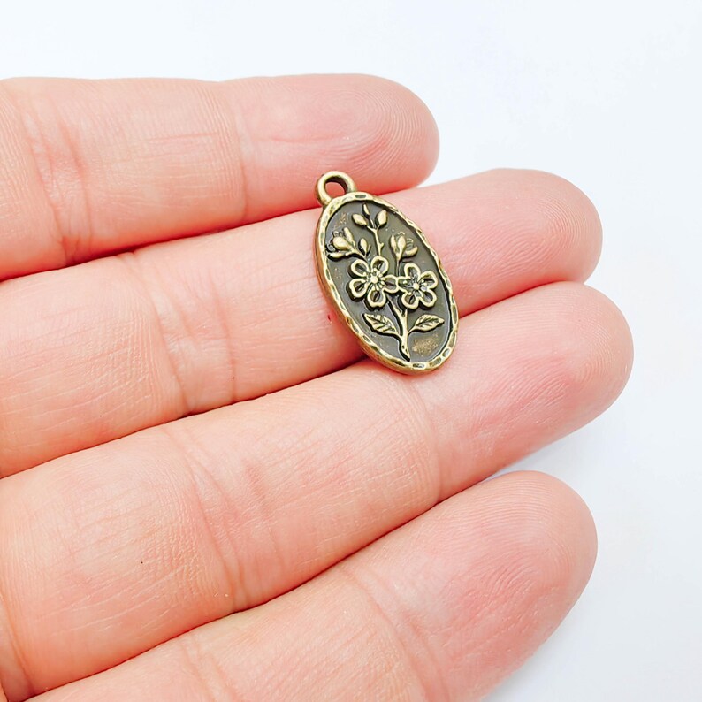 Floral Oval Charm Pendant, Double Sided Botanical Design, Antique Bronze Plated, 25x13mm, G38046