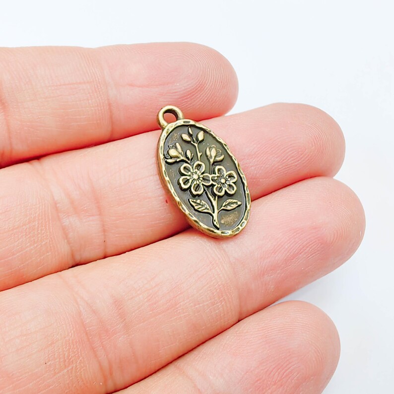Floral Oval Charm Pendant, Double Sided Botanical Design, Antique Bronze Plated, 25x13mm, G38046