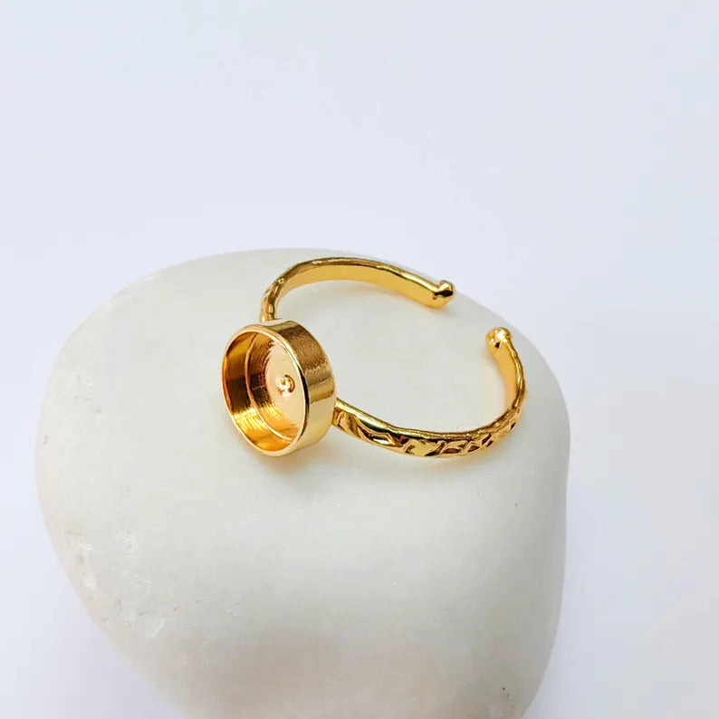 Adjustable Ring Base, Round Bezel 8mm, Textured 24K Shiny Gold Ring, G38049