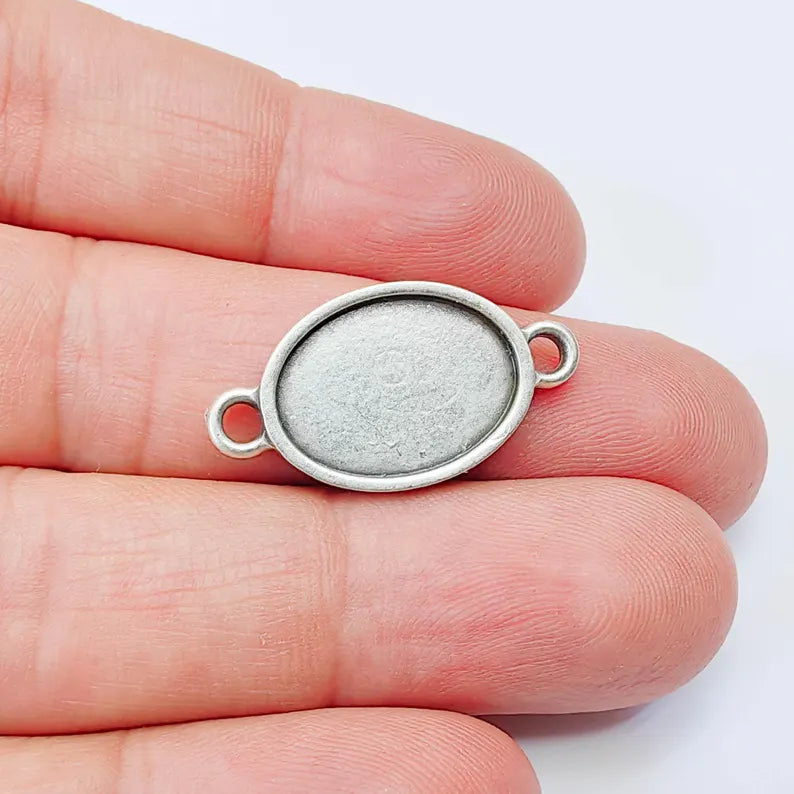 Oval Bezel Connector Pendant, Classic Oval Design, Antique Silver Plated, 18x13mm, G38052