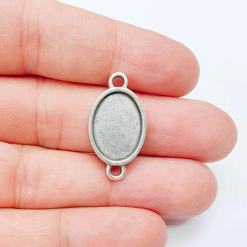 Oval Bezel Connector Pendant, Classic Oval Design, Antique Silver Plated, 18x13mm, G38052