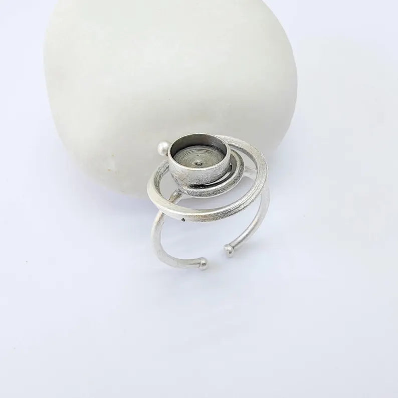 Swirl Adjustable Ring Blank 8mm Cabochon Setting, Silver Plated Plated Brass Circle Base, G38056