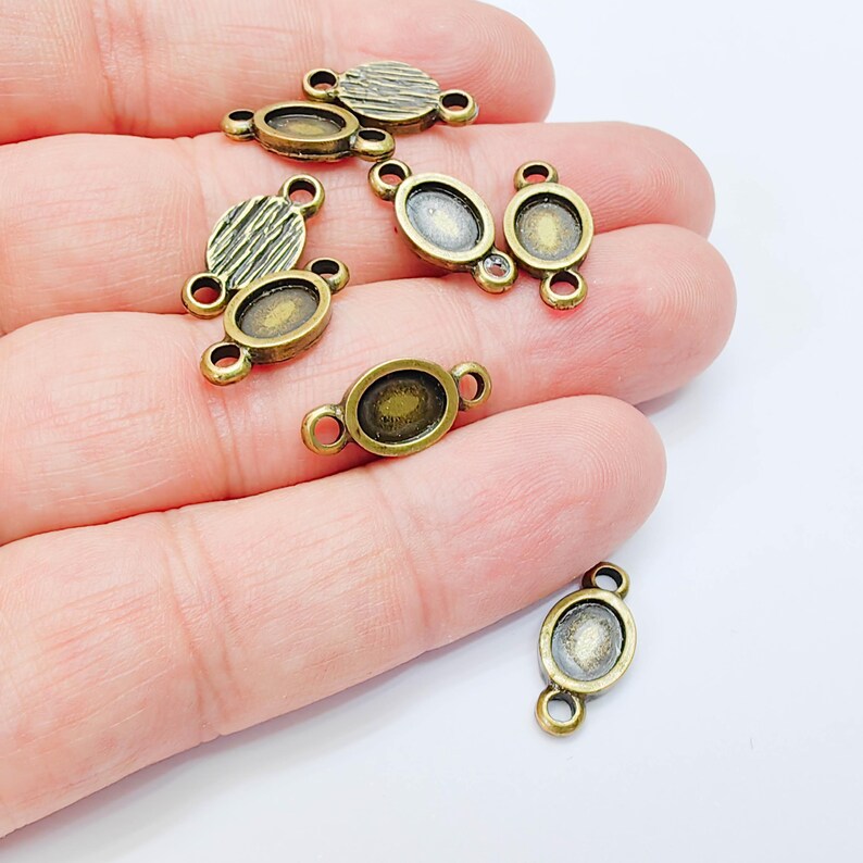4 Oval Cabochon Connector, Bracelet Necklace Connector, 8x6mm Bezel, Antique Bronze Plated, G38063