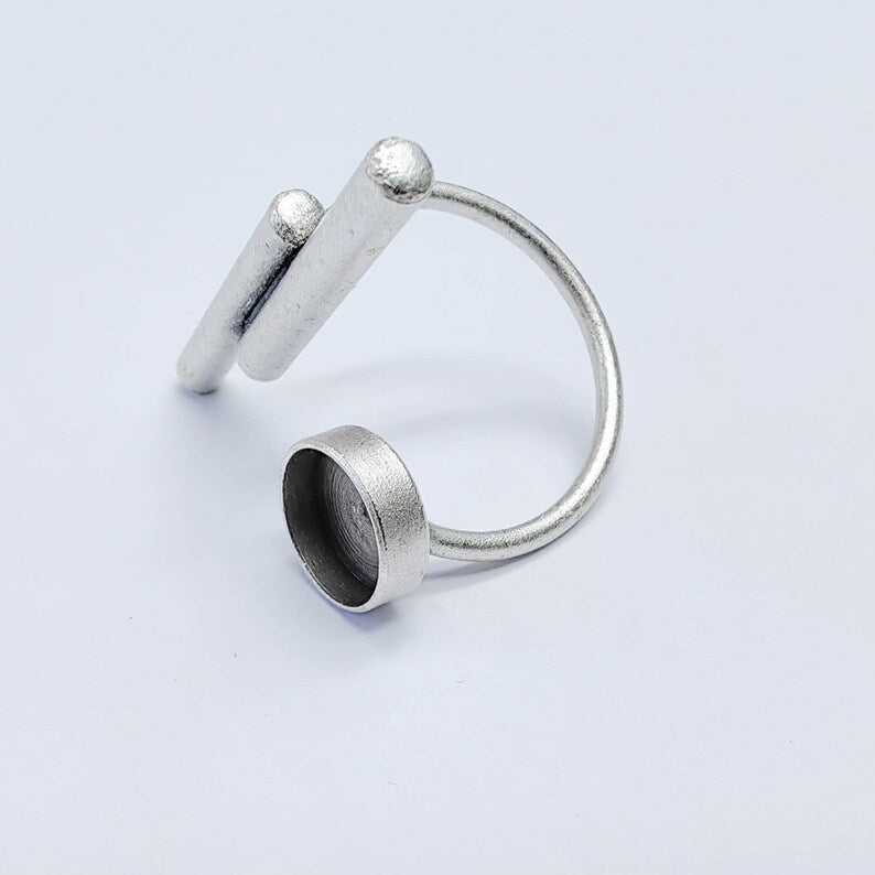 Adjustable Bar Ring Blank 8mm Bezel, Cabochon Setting, Antique Silver Plated Brass Base G38074