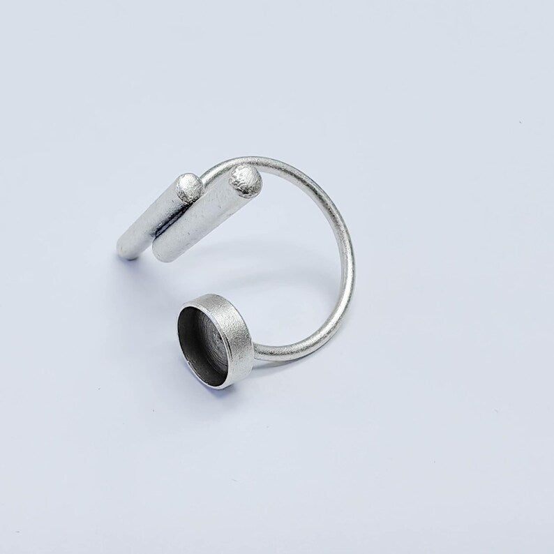 Adjustable Bar Ring Blank 8mm Bezel, Cabochon Setting, Antique Silver Plated Brass Base G38074