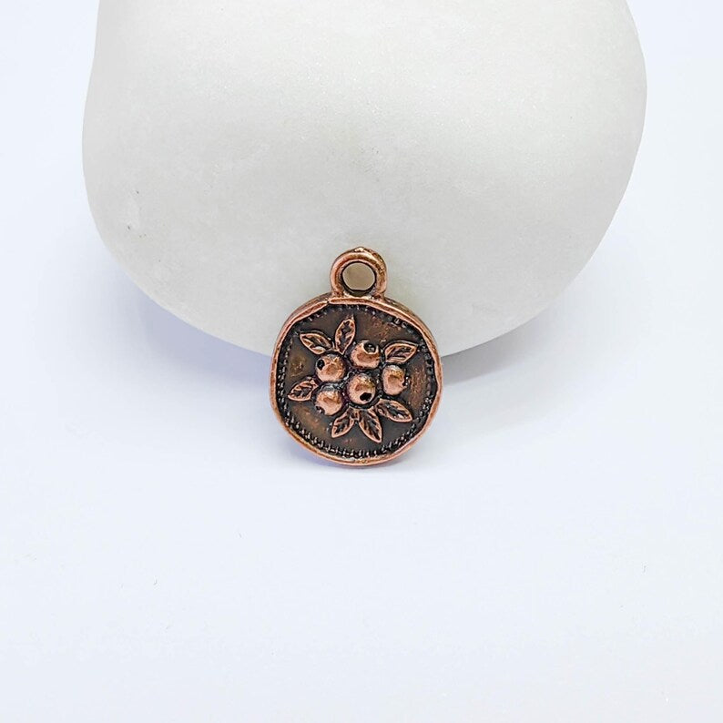 4 Berry Charm Pendant, Double Sided Botanical Nature Design, 16x13mm, Antique Copper Plated G38079