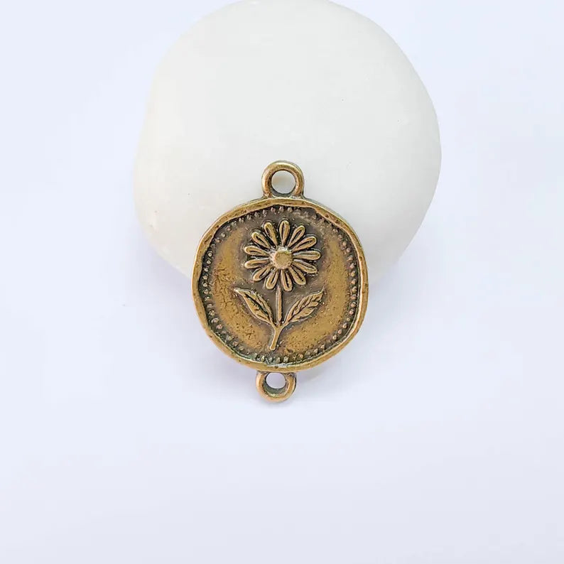 Daisy Flower Connector Charm, Floral Botanical Design, Antique Bronze Plated, Round Shape, 34x24mm, G38090
