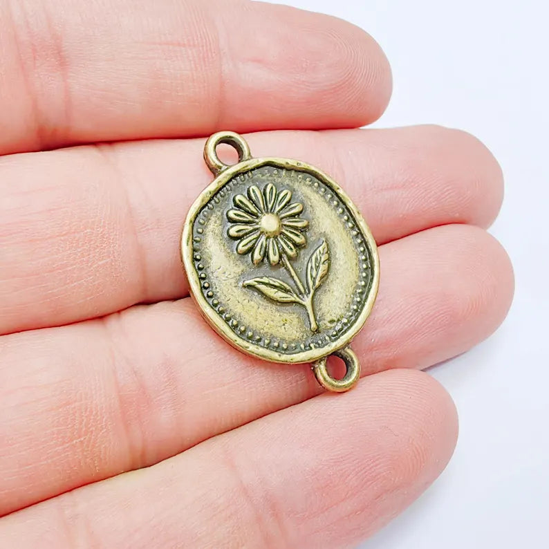 Daisy Flower Connector Charm, Floral Botanical Design, Antique Bronze Plated, Round Shape, 34x24mm, G38090