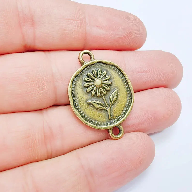 Daisy Flower Connector Charm, Floral Botanical Design, Antique Bronze Plated, Round Shape, 34x24mm, G38090