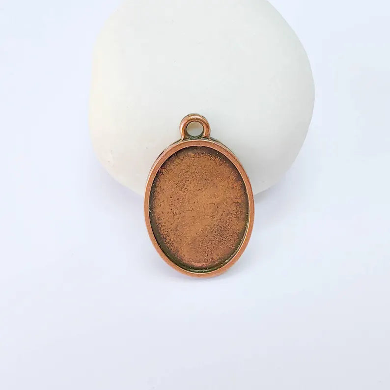 Oval Bezel Pendant, 25x18mm Inner Size, Antique Copper Plated Zamac Jewelry Finding, 31x20mm, G38093