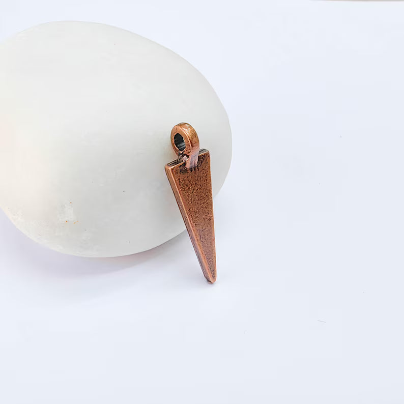 5 Minimalist Spike Charm Pendant, Geometric Triangle Design, Copper Plated, 28x8mm, G38098