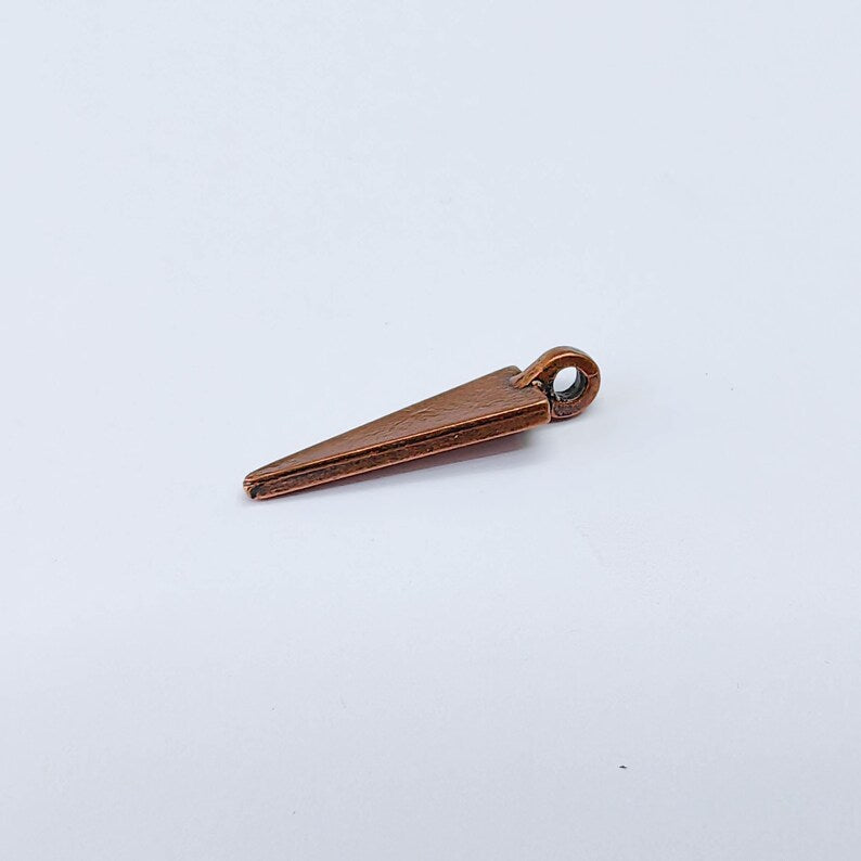 5 Minimalist Spike Charm Pendant, Geometric Triangle Design, Copper Plated, 28x8mm, G38098