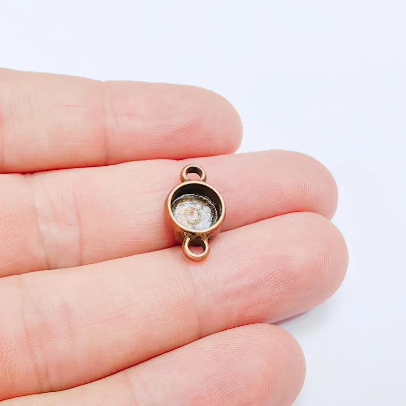 5 Round Bezel Connector, Double Loop Cabochon Blank, Resin Bases, Mosaic Mountings, Polymer Clay Setting, Antique Copper Plated (8mm) G38100