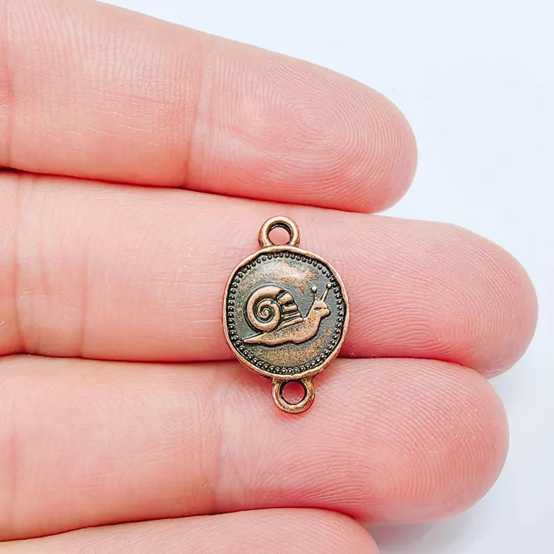 4 Snail Connector Charm, Nature Animal Design, Double Sided, Antique Copper Plated 20x13mm, G38103