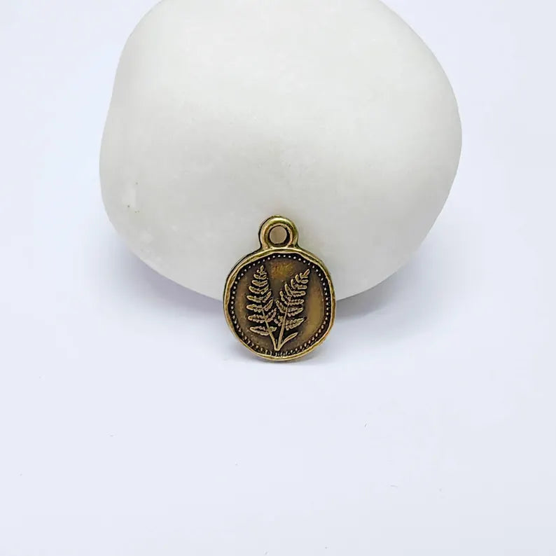 4 Fern Charm Pendant, Double Sided Botanical Design, Round Nature Medallion, 16x13mm, Antique Bronze G38115