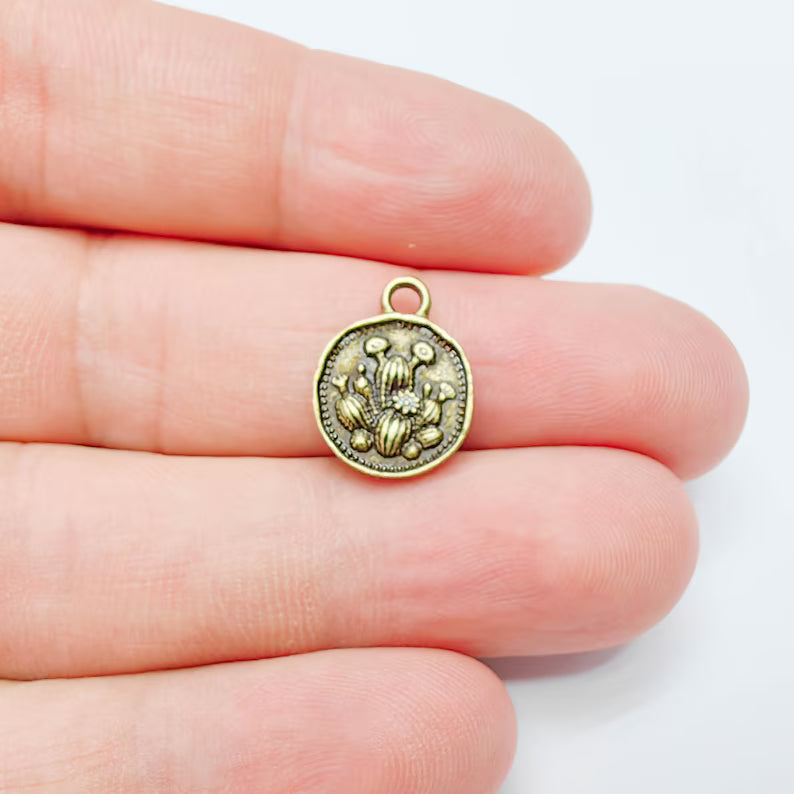 4 Cactus Round Charm Pendant, Double Sided Desert Design, Antique Bronze Plated, 16x13mm, G38118