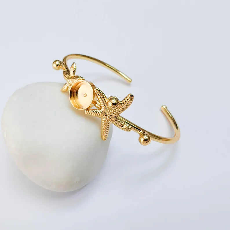 Starfish Cuff Bracelet Base, Adjustable Bracelet Blank, 10mm Round Bezel, 24K Gold Color, G38110