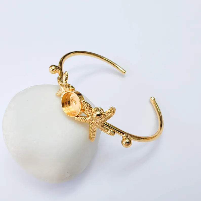 Starfish Cuff Bracelet Base, Adjustable Bracelet Blank, 10mm Round Bezel, 24K Gold Color, G38110