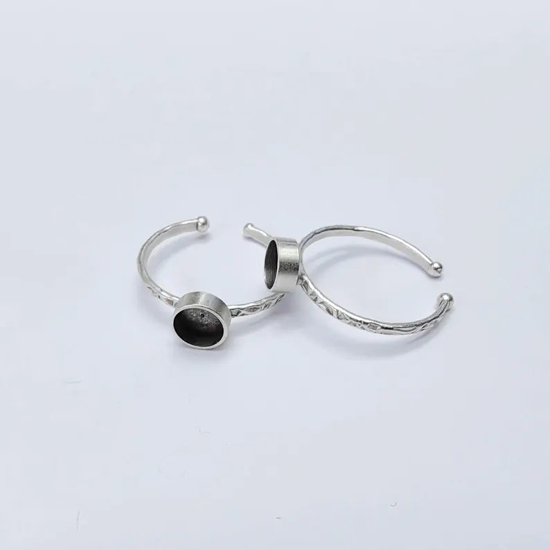 Minimalist 6mm Bezel Ring Base, Textured Adjustable Band, Silver Plated Brass G38117