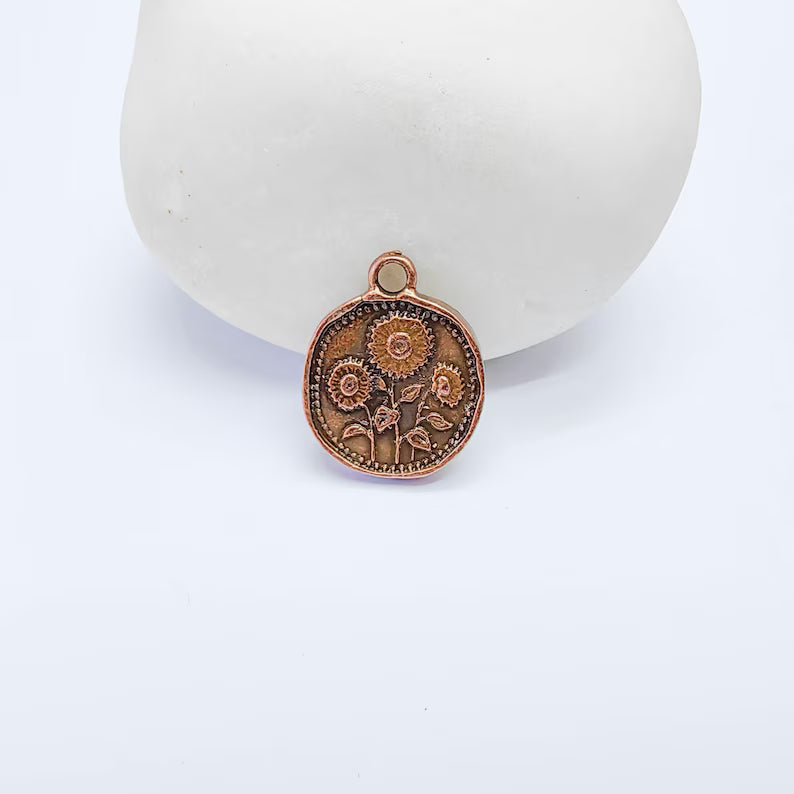 4 Chrysanthemum Flower Charm, Double Sided Botanical Pendant, Antique Copper Plated, 16x13mm, G38133 Bilal