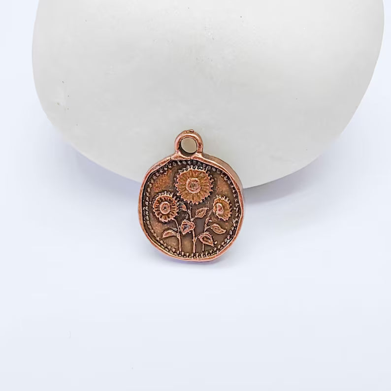4 Chrysanthemum Flower Charm, Double Sided Botanical Pendant, Antique Copper Plated, 16x13mm, G38133 Bilal