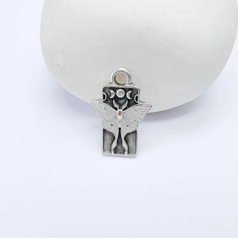 2 Luna Moth Charm Pendant, Moon Phase Design, Antique Silver Plated, 19x13mm, G38139