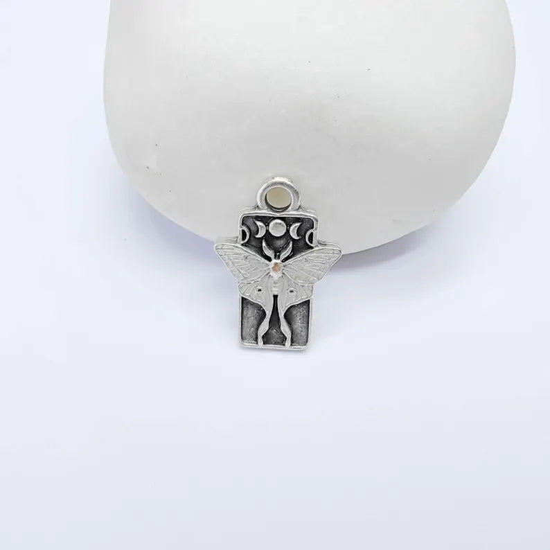 2 Luna Moth Charm Pendant, Moon Phase Design, Antique Silver Plated, 19x13mm, G38139