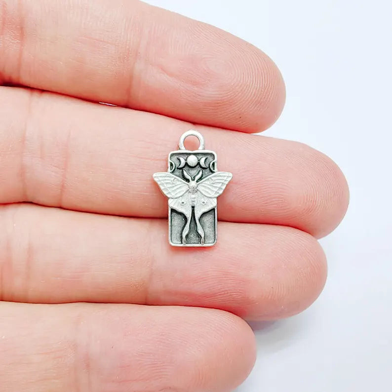 2 Luna Moth Charm Pendant, Moon Phase Design, Antique Silver Plated, 19x13mm, G38139