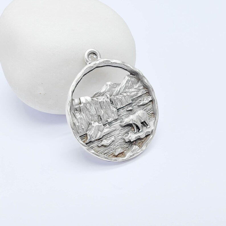 Polar Bear Charm Pendant, Arctic Landscape Design, Antique Silver Plated, 33x28mm, G38142