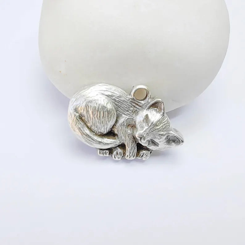 Sleeping Cat Charm Pendant, Curled Kitten Design, Antique Silver Plated, 26x18mm, G38152