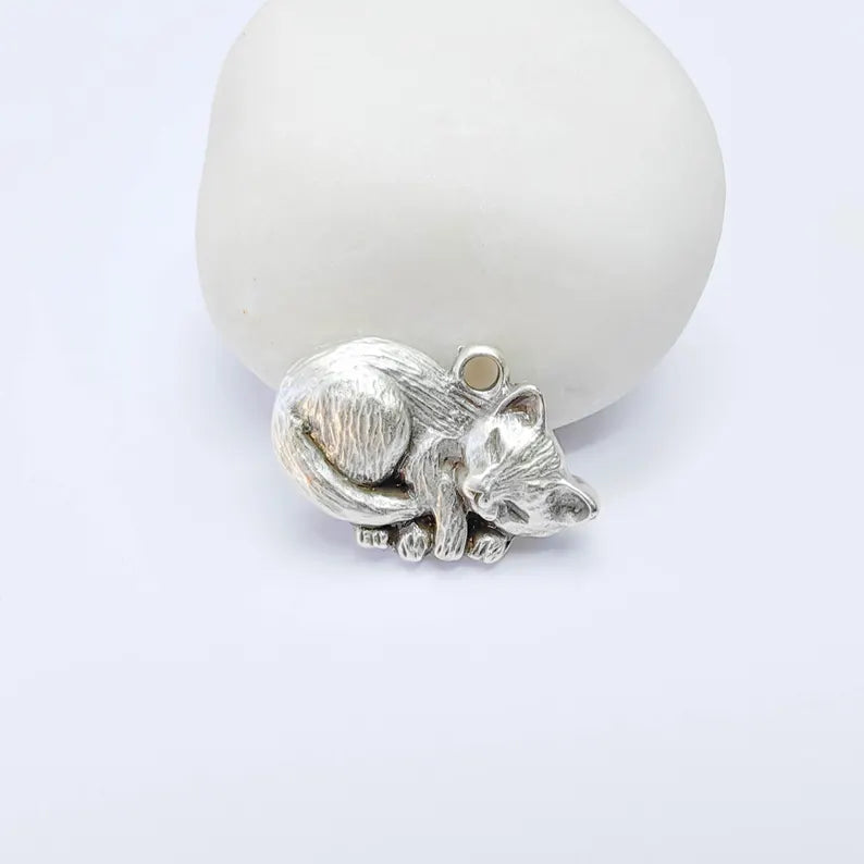 Sleeping Cat Charm Pendant, Curled Kitten Design, Antique Silver Plated, 26x18mm, G38152
