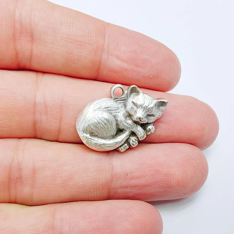 Sleeping Cat Charm Pendant, Curled Kitten Design, Antique Silver Plated, 26x18mm, G38152