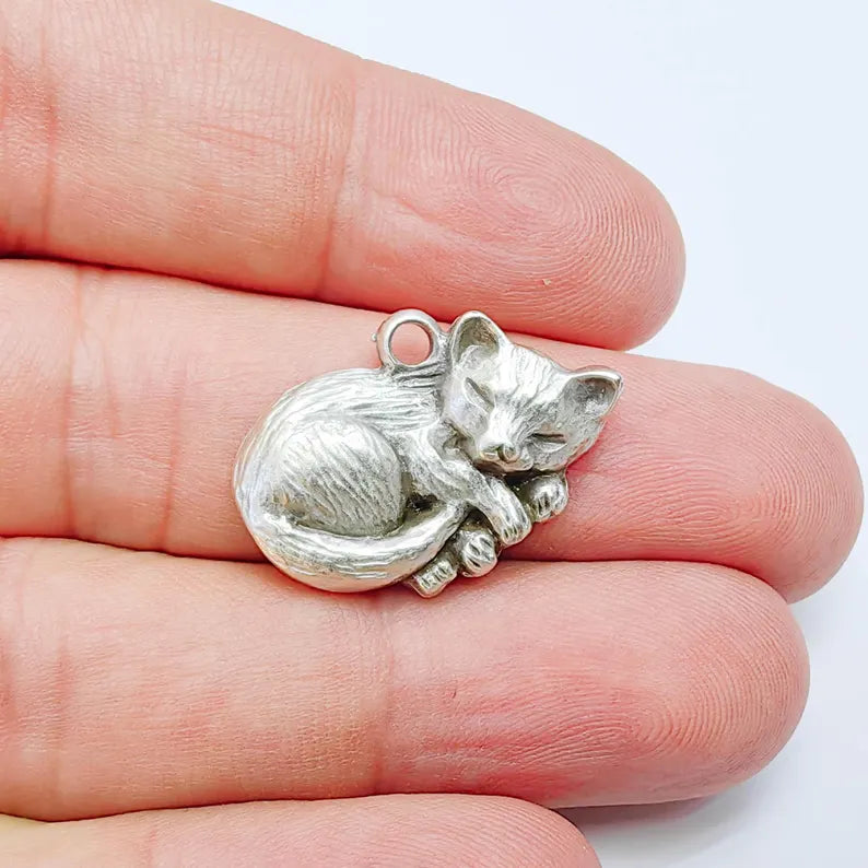 Sleeping Cat Charm Pendant, Curled Kitten Design, Antique Silver Plated, 26x18mm, G38152