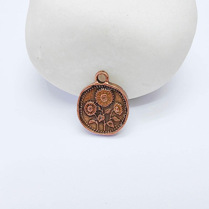 4 Chrysanthemum Flower Charm, Double Sided Botanical Pendant, Antique Copper Plated, 16x13mm, G38133 Bilal