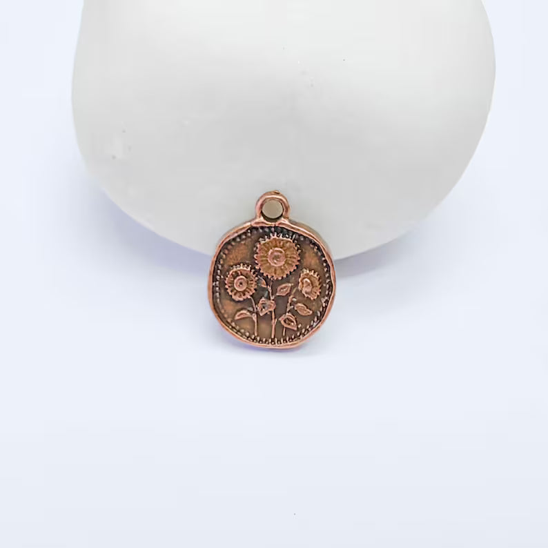 4 Chrysanthemum Flower Charm, Double Sided Botanical Pendant, Antique Copper Plated, 16x13mm, G38133 Bilal