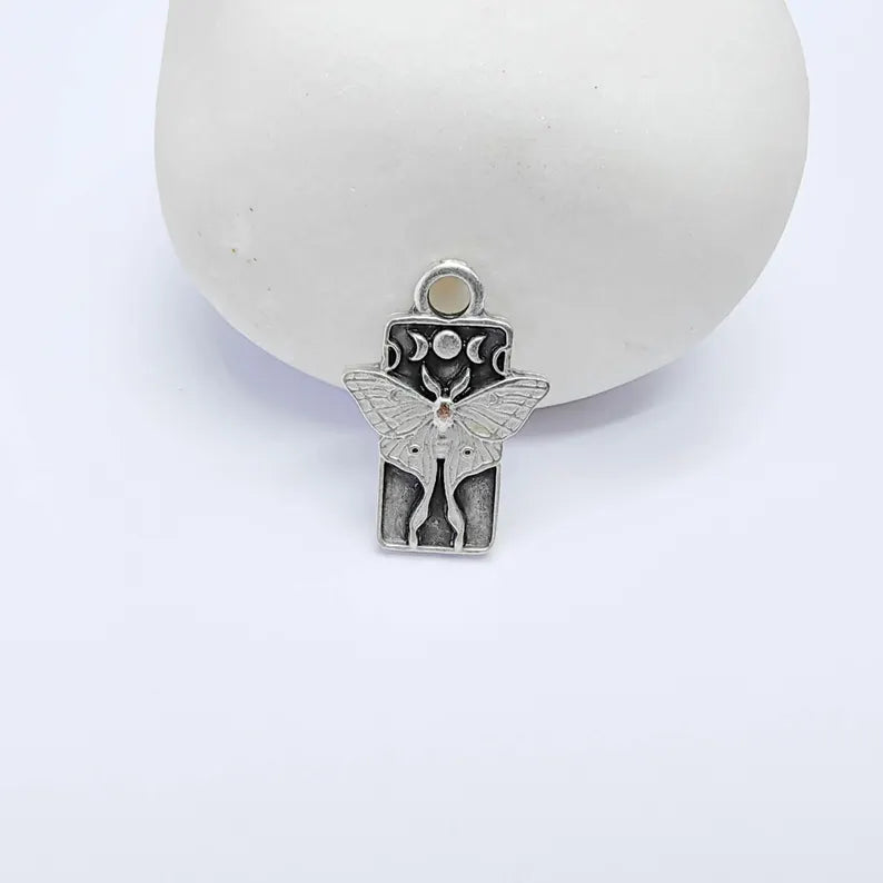 2 Luna Moth Charm Pendant, Moon Phase Design, Antique Silver Plated, 19x13mm, G38139